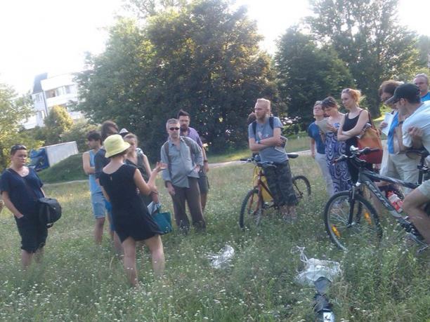 Letni spacer po kibucu. Fot. Stowarzyszenie imienia Szymona An-skiego.