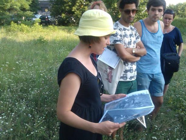 Letni spacer po kibucu. Fot. Stowarzyszenie imienia Szymona An-skiego.