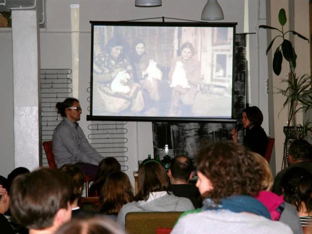 Pierwsze spotkanie poświęcone historii żydowskiej fermy rolniczej Hechaluc na Grochowie. Fot. Stowarzyszenie imienia Szymona An-skiego.