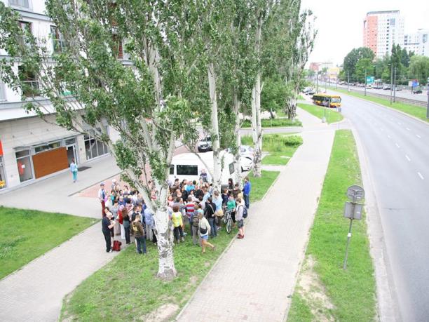 Spacer „O Grochowiakach, których już nie ma – spacer śladami historii Żydów na Grochowie”. Fot. Stowarzyszenie imienia Szymona An-skiego.