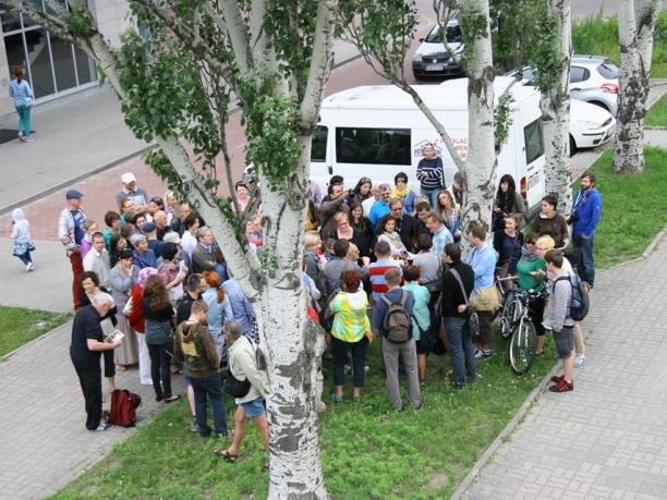 Spacer „O Grochowiakach, których już nie ma – spacer śladami historii Żydów na Grochowie”. Fot. Stowarzyszenie imienia Szymona An-skiego.