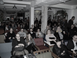 Spotkanie na temat grochowskiego kibucu w Klubokawiarni Kicia Kocia. Fot. Kicia Kocia